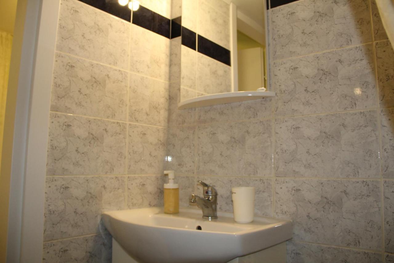 Apartment Eirina Aten Exteriör bild