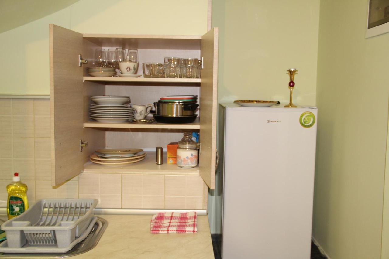 Apartment Eirina Aten Exteriör bild