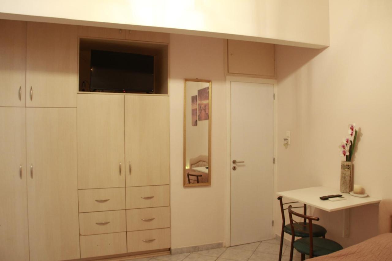 Apartment Eirina Aten Exteriör bild